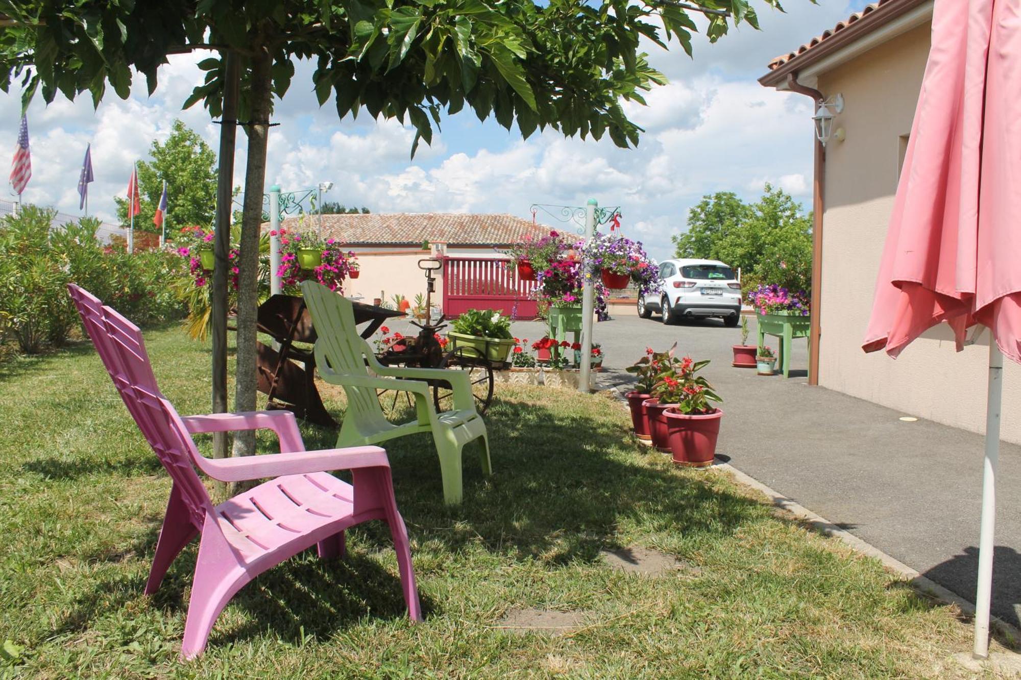 B&B La Garona Saint-Nicolas-de-la-Grave Exterior photo